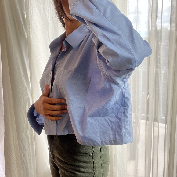 Collared Cropped Button Up Shirt - Picture 6 of 7